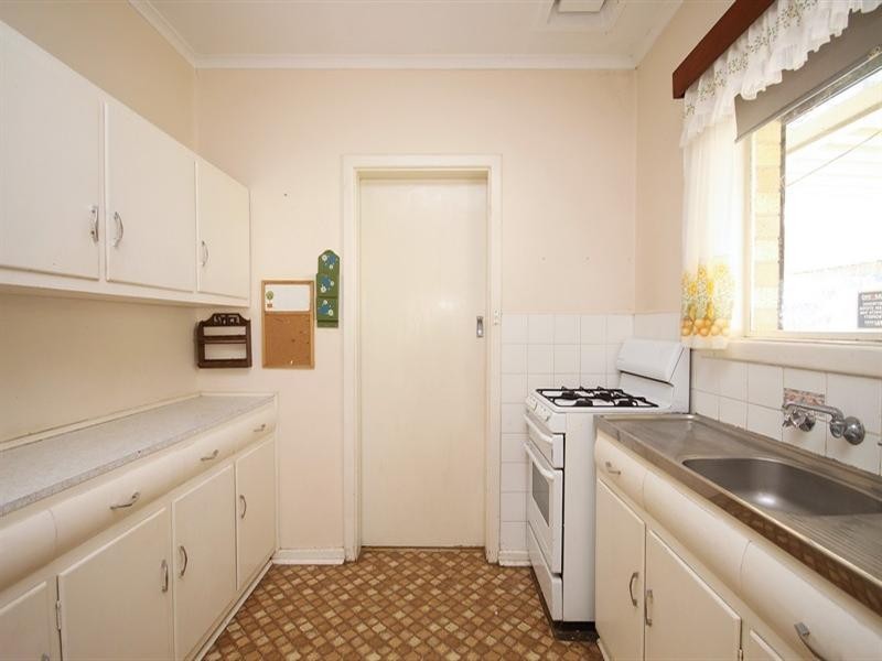 10 Limerick Street, Salisbury Downs SA 5108