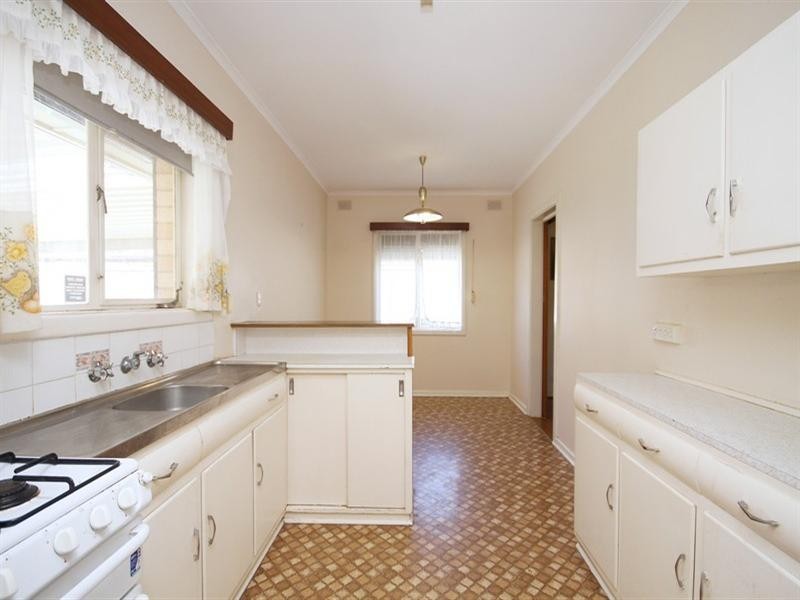 10 Limerick Street, Salisbury Downs SA 5108