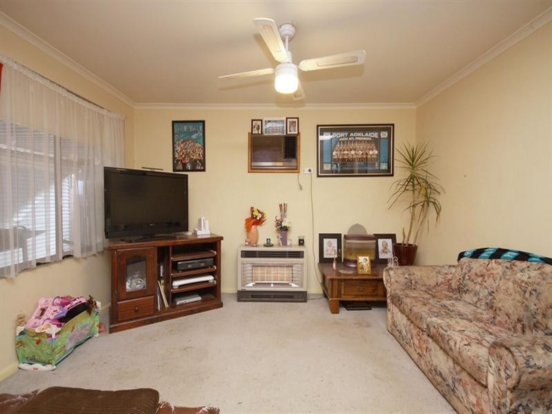 34 Wakeling Crescent, Parafield Gardens SA 5107