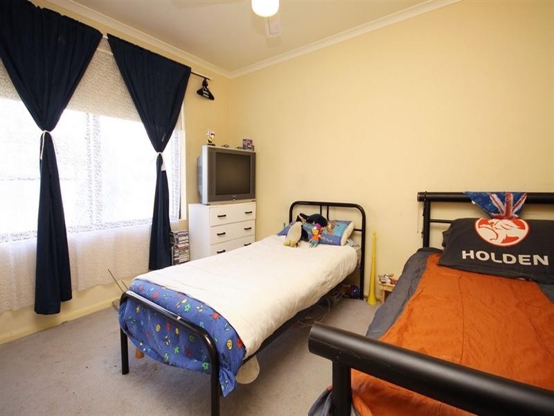 34 Wakeling Crescent, Parafield Gardens SA 5107