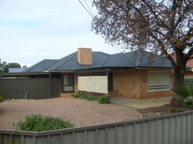 2 Beverley Avenue, Salisbury SA 5108