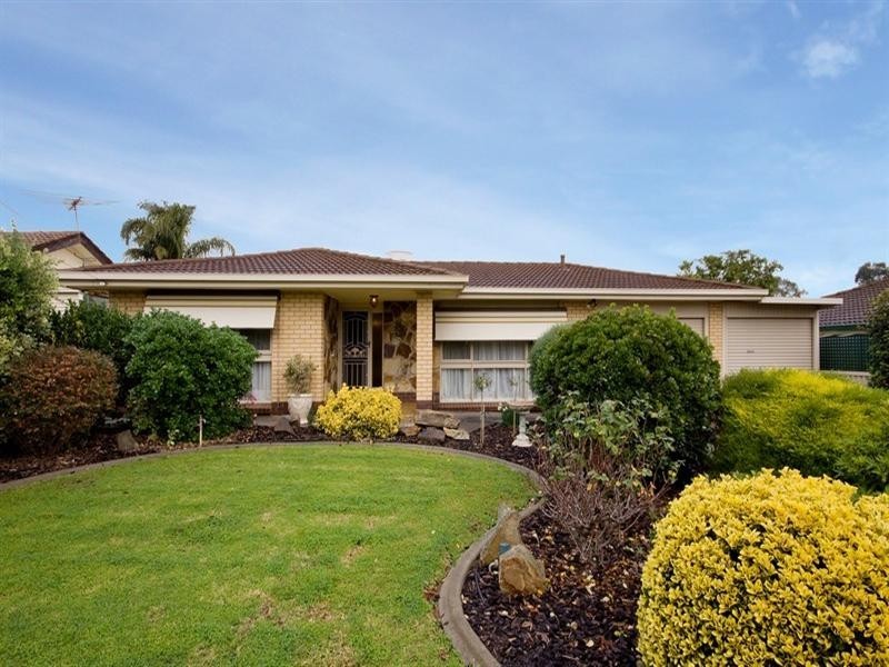 35 Buckingham Drive, Salisbury East SA 5109