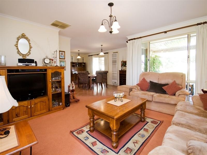 7 Springwood Avenue, Parafield Gardens SA 5107