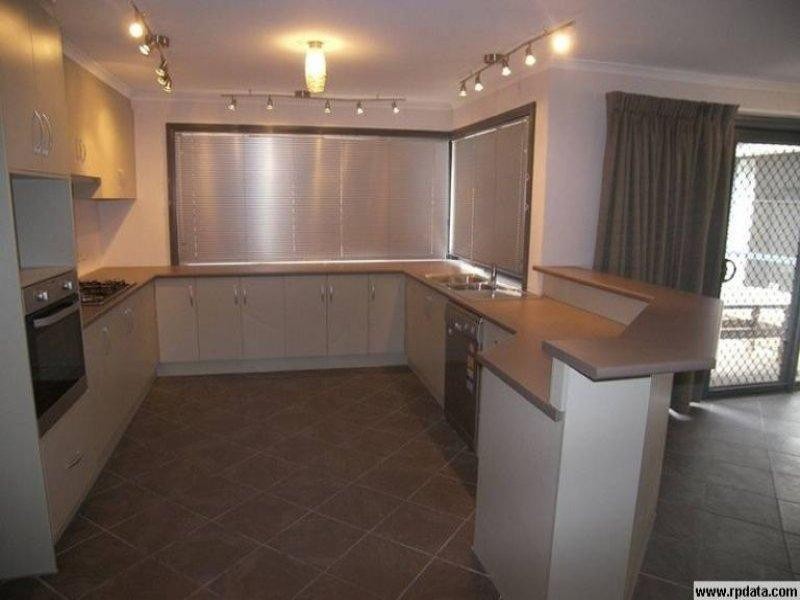 11 Kopoola Crescent, Gilles Plains SA 5086