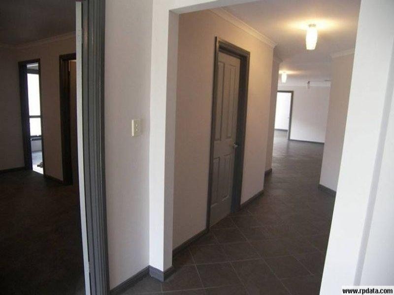 11 Kopoola Crescent, Gilles Plains SA 5086