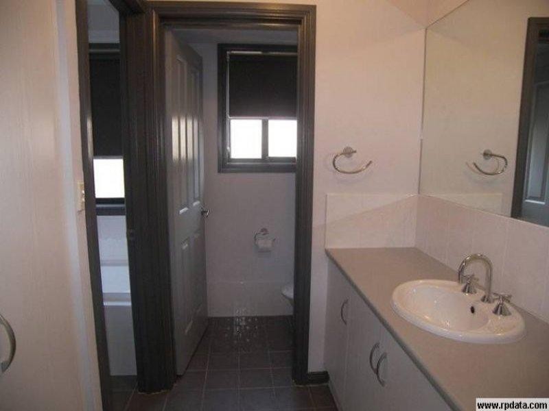 11 Kopoola Crescent, Gilles Plains SA 5086