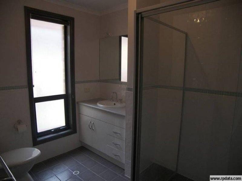 11 Kopoola Crescent, Gilles Plains SA 5086