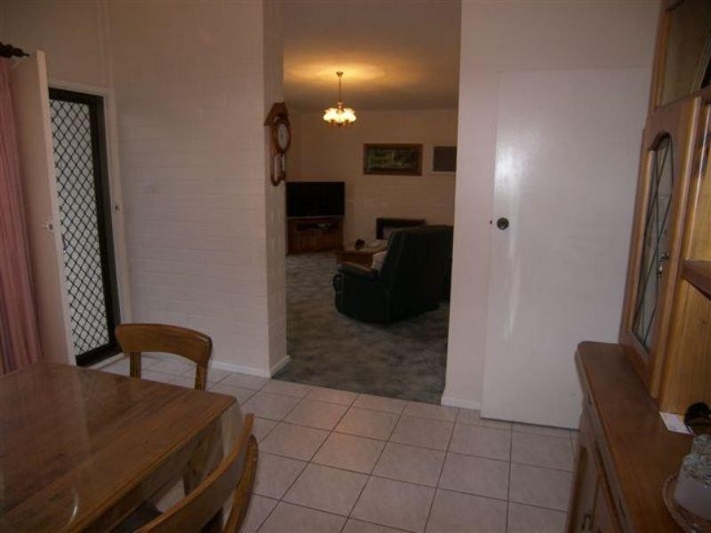 19 Gwender Terrace, Para Hills SA 5096