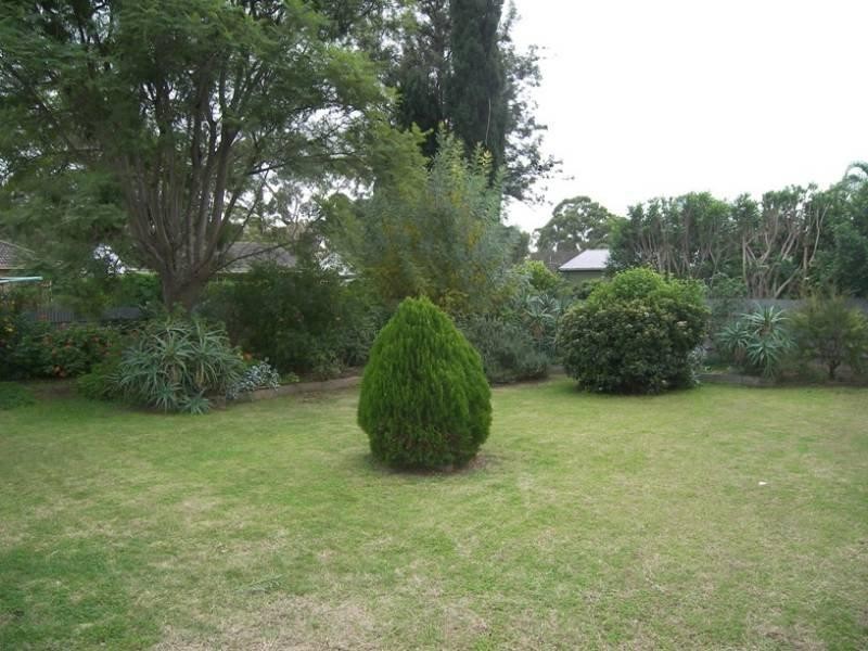 27 Lorna Road, Para Hills SA 5096