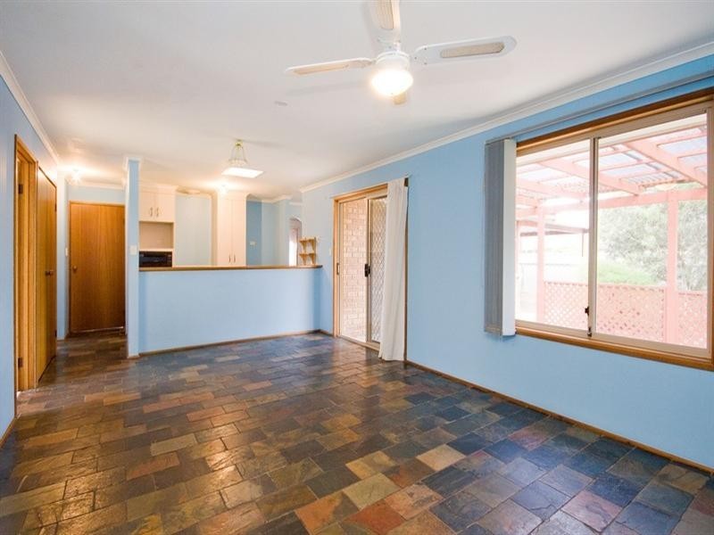 4 Crown Crescent, Paralowie SA 5108