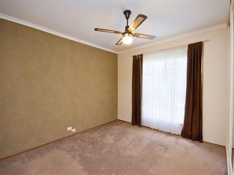 4 Crown Crescent, Paralowie SA 5108