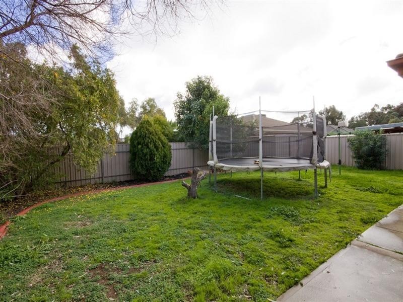 4 Crown Crescent, Paralowie SA 5108