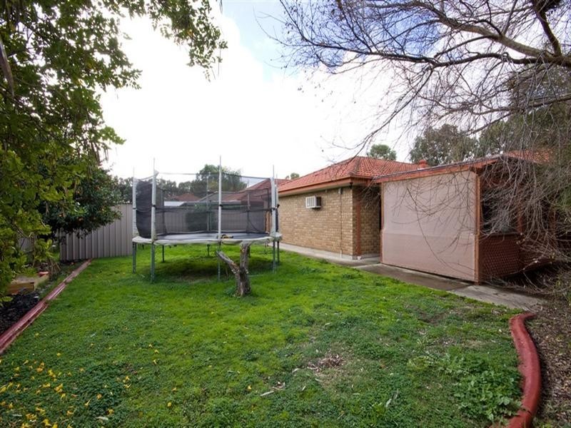 4 Crown Crescent, Paralowie SA 5108