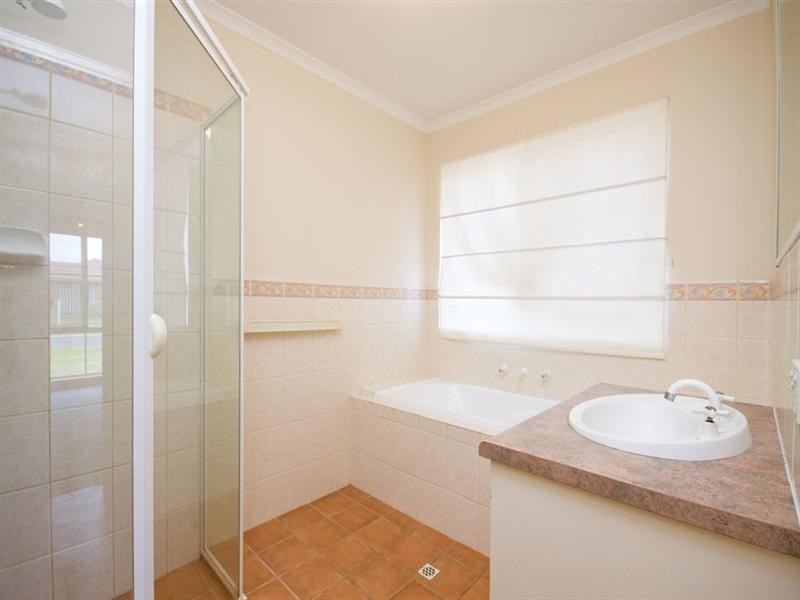 2 Gina Way, Burton SA 5110