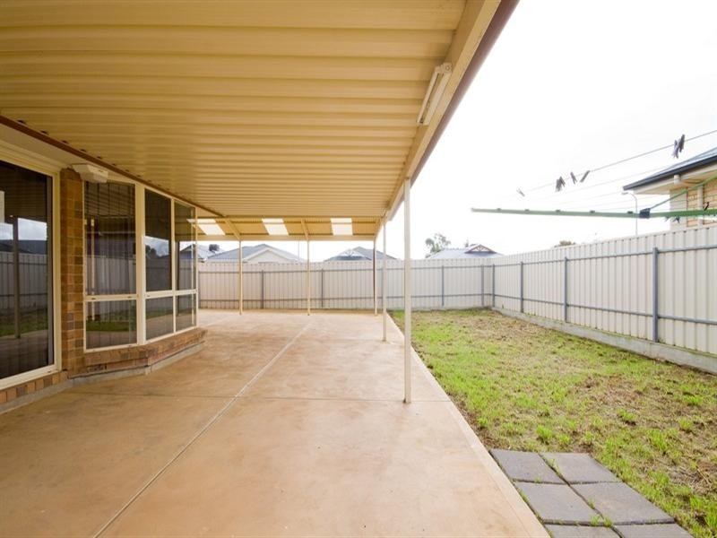 2 Gina Way, Burton SA 5110