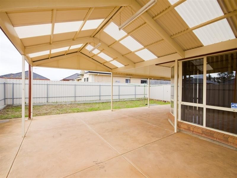 2 Gina Way, Burton SA 5110