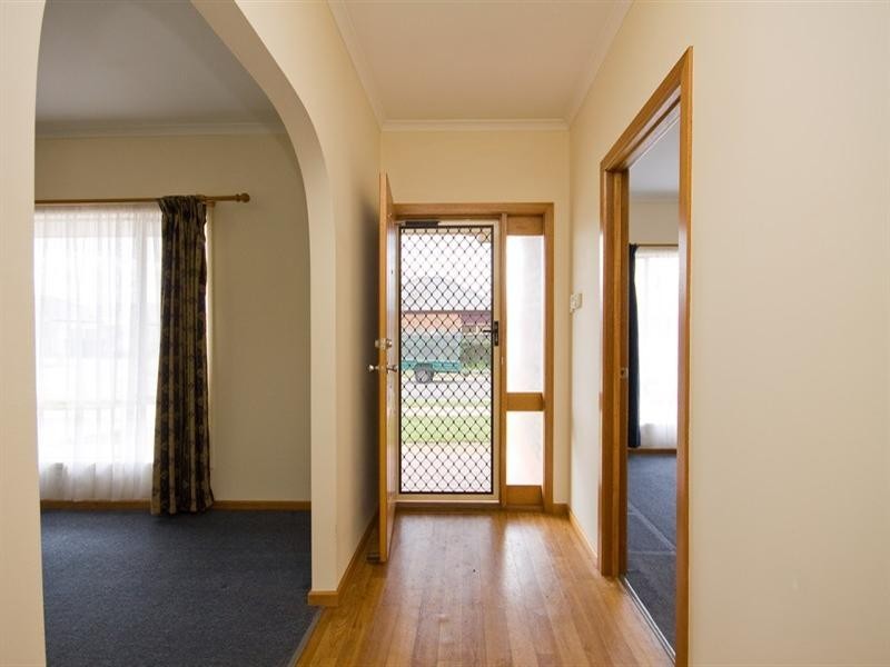 17 Egret Street, Mawson Lakes SA 5095