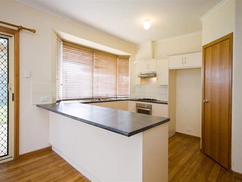 17 Egret Street, Mawson Lakes SA 5095