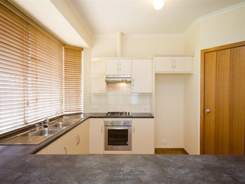 17 Egret Street, Mawson Lakes SA 5095