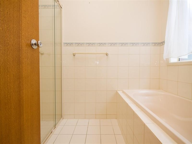 17 Egret Street, Mawson Lakes SA 5095