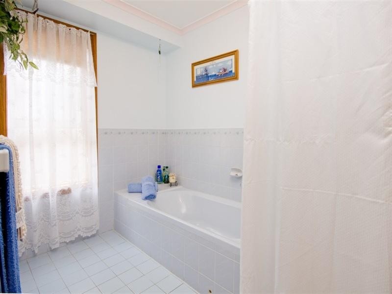 4 Claxton Way, Burton SA 5110