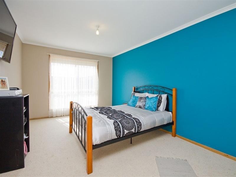 2 Dawn Close, Andrews Farm SA 5114