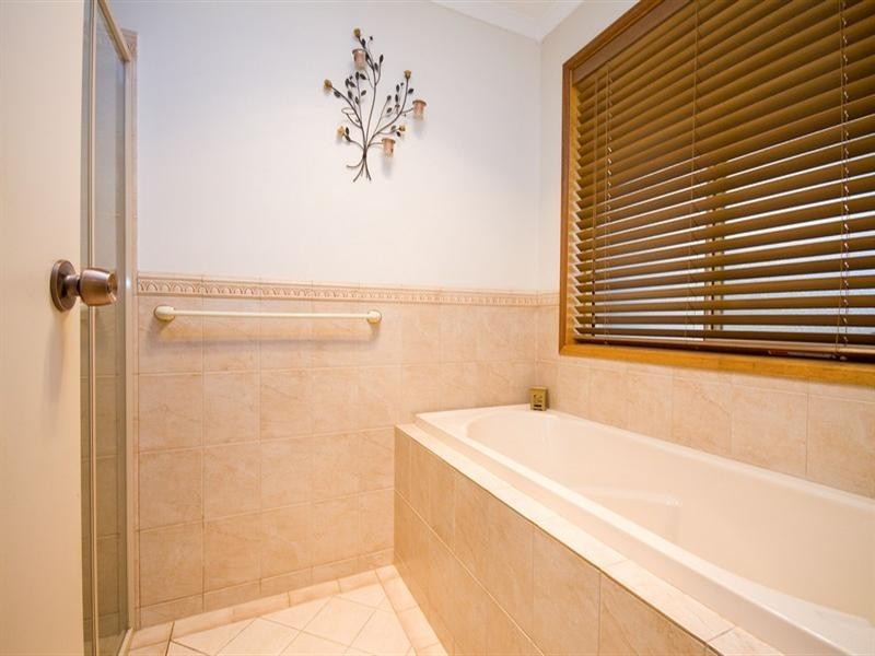 2 Dawn Close, Andrews Farm SA 5114