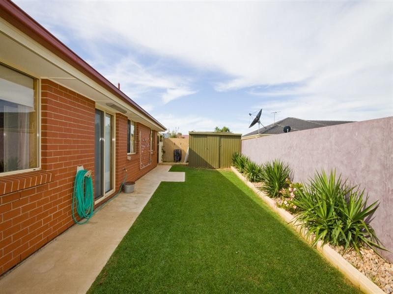 2 Dawn Close, Andrews Farm SA 5114
