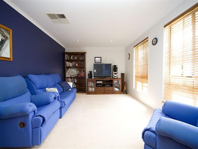 16 Blight Crescent, Hillbank SA 5112