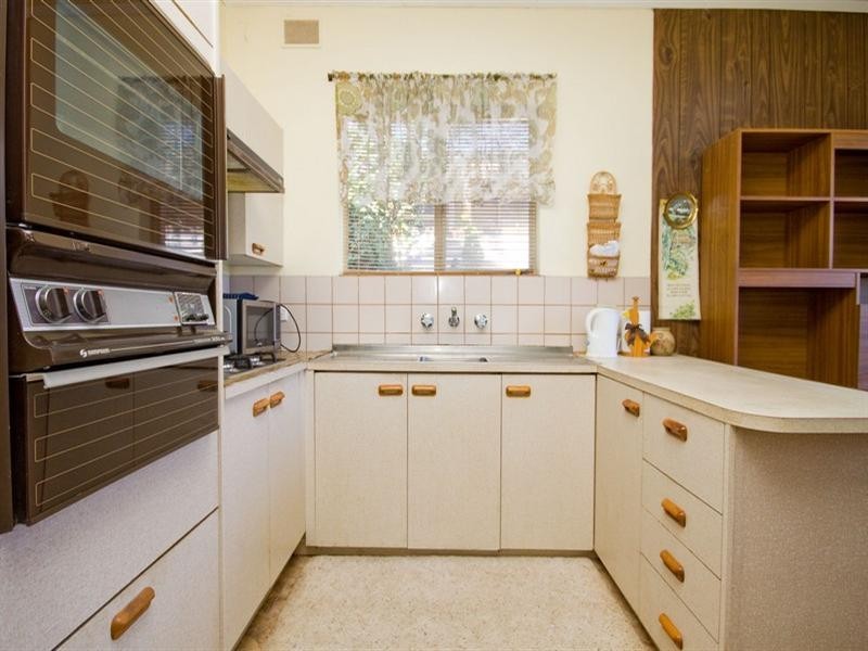 24 Myall Road, Para Hills SA 5096