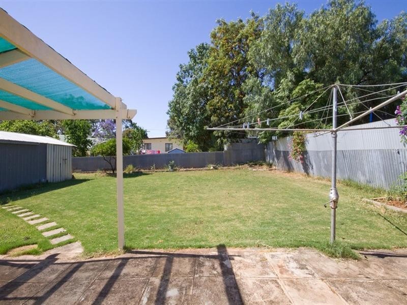 24 Myall Road, Para Hills SA 5096