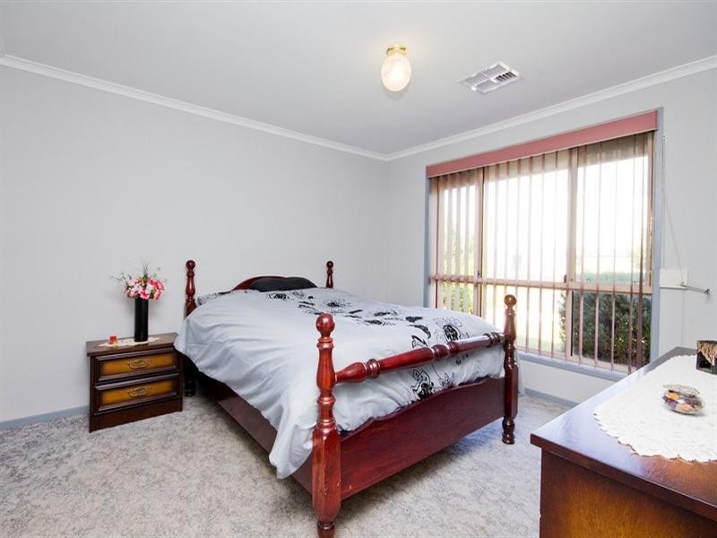 55 President Avenue, Andrews Farm SA 5114