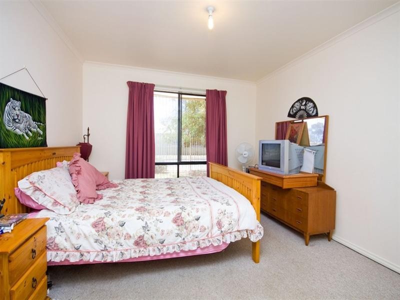 12 Moulds Crescent, Smithfield SA 5114