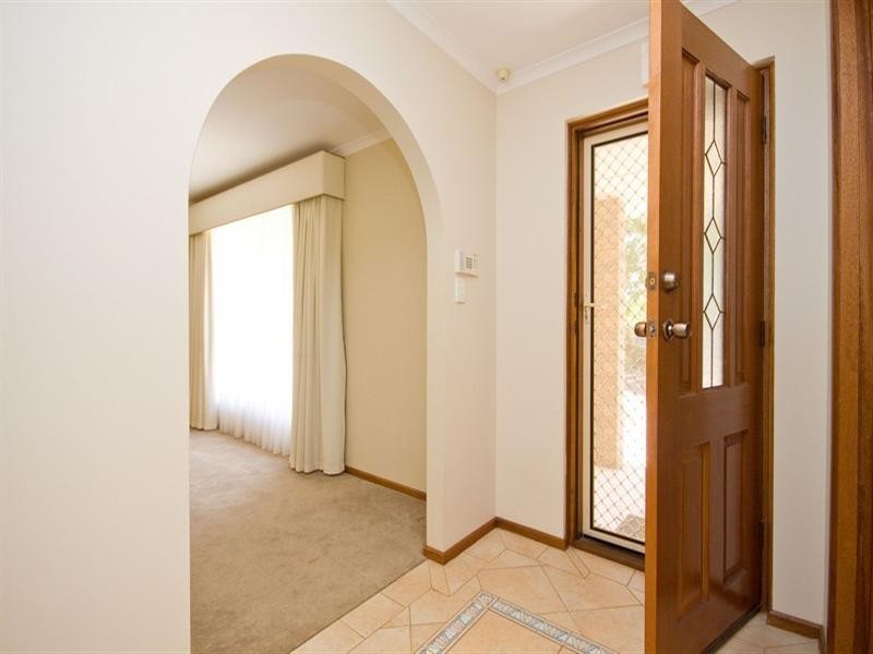 27 Kosmina Crescent, Hillbank SA 5112