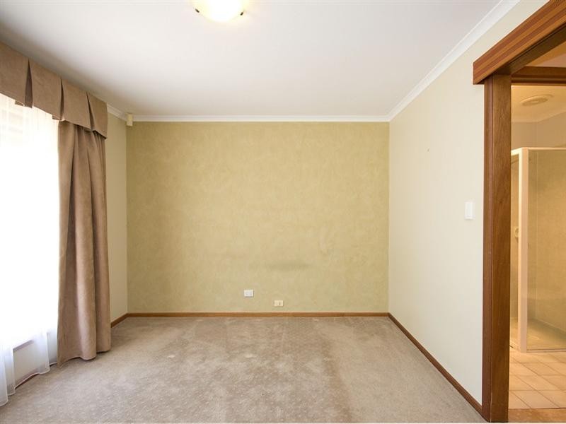 27 Kosmina Crescent, Hillbank SA 5112