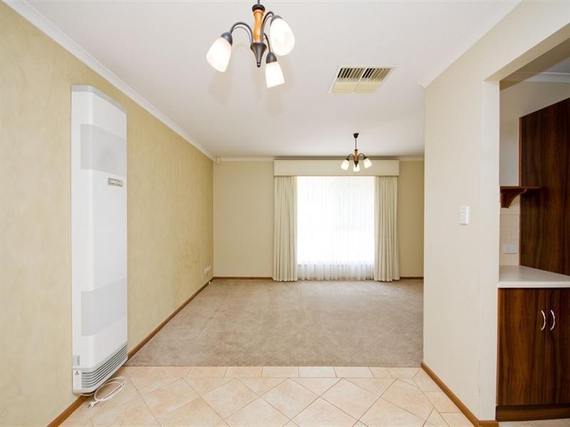 27 Kosmina Crescent, Hillbank SA 5112