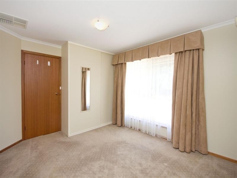 27 Kosmina Crescent, Hillbank SA 5112