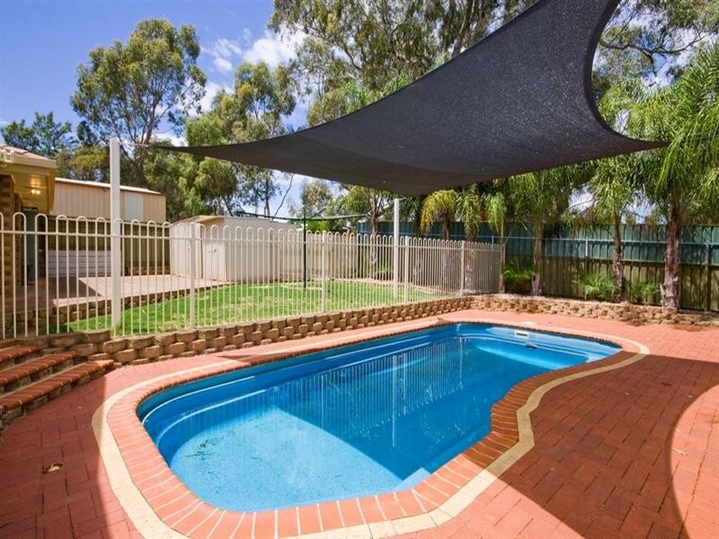 27 Kosmina Crescent, Hillbank SA 5112