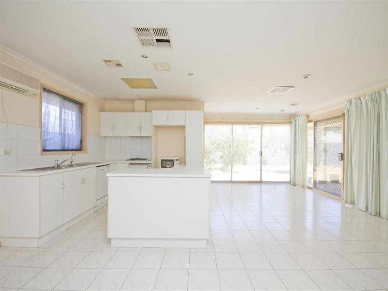 12 Dash Avenue, Burton SA 5110