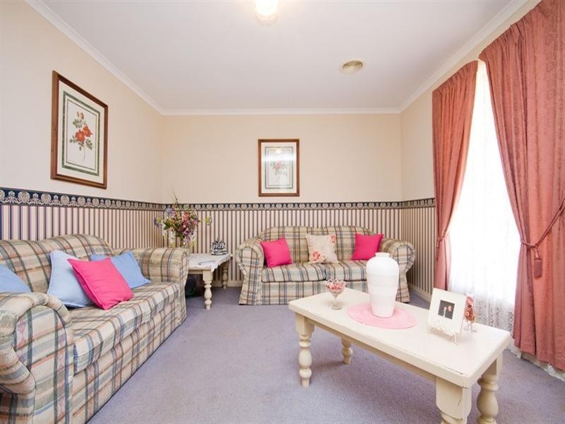 33 Radiata Grove, Salisbury Heights SA 5109