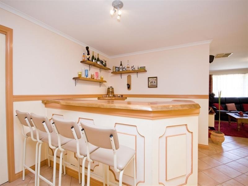 33 Radiata Grove, Salisbury Heights SA 5109