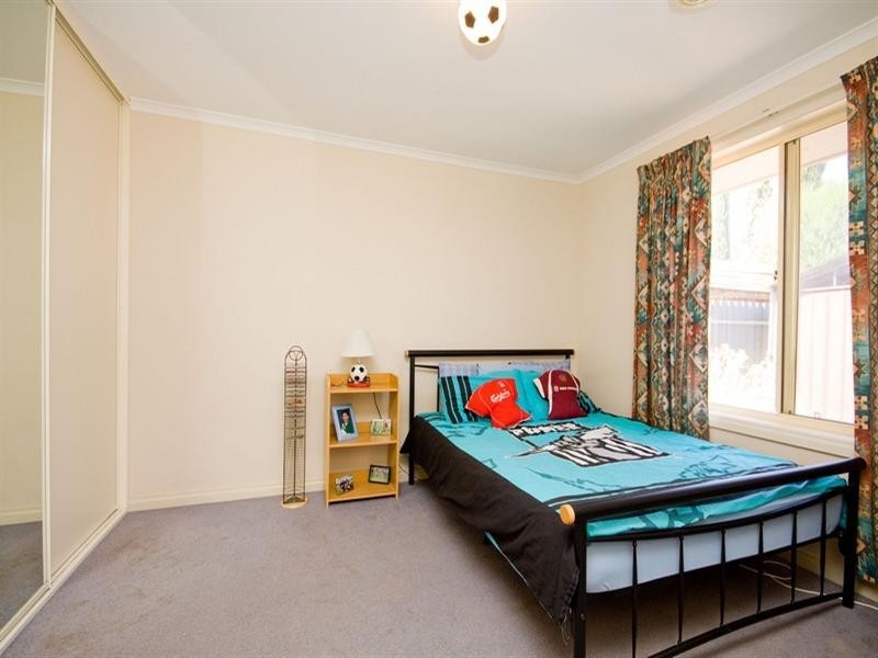 33 Radiata Grove, Salisbury Heights SA 5109