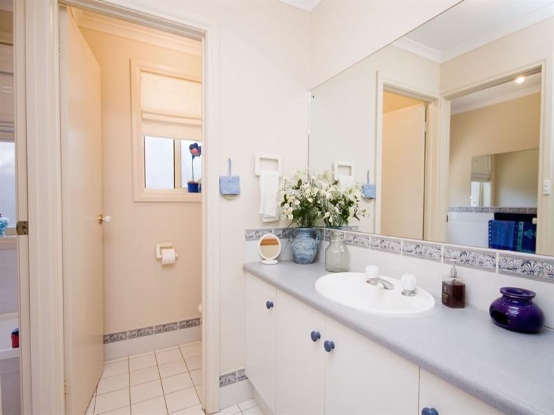 33 Radiata Grove, Salisbury Heights SA 5109