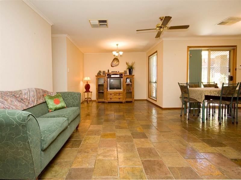 2 Shackleton Court, Greenwith SA 5125