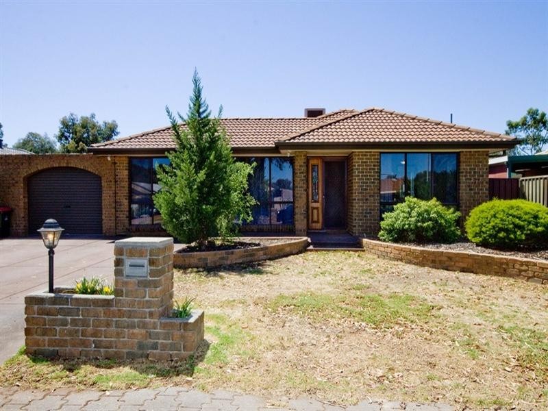 8 Redford Court, Paralowie SA 5108