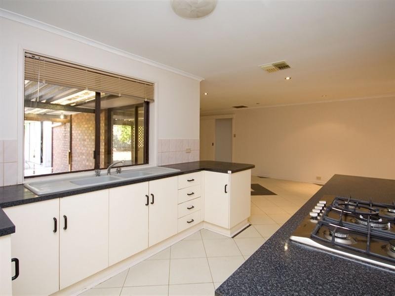 1 Bartlett Avenue, Paralowie SA 5108