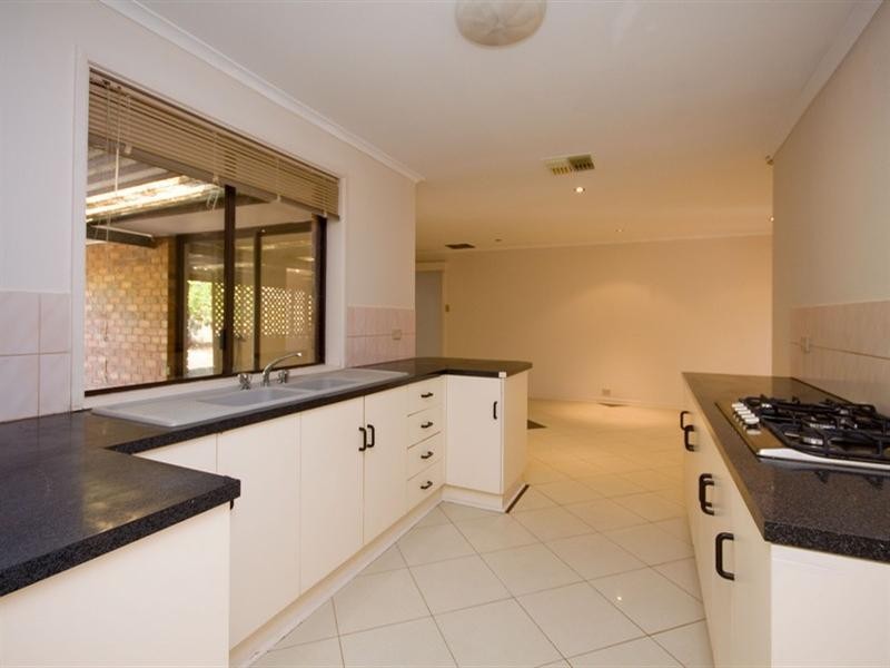 1 Bartlett Avenue, Paralowie SA 5108