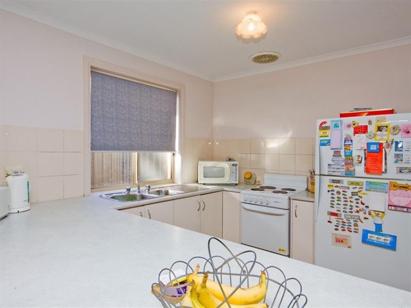 2/77 Kings Road, Salisbury Downs SA 5108