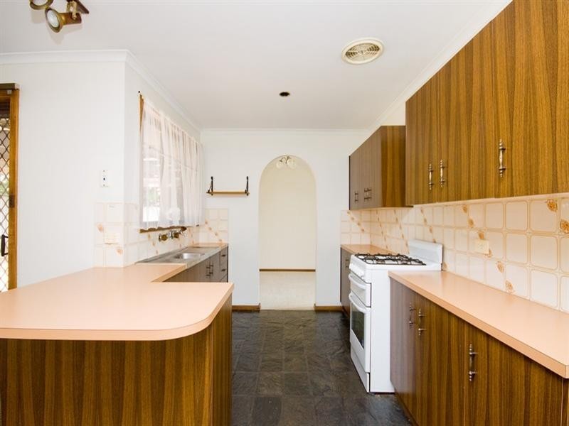 4 Iveleary Avenue, Salisbury East SA 5109