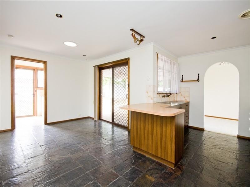 4 Iveleary Avenue, Salisbury East SA 5109